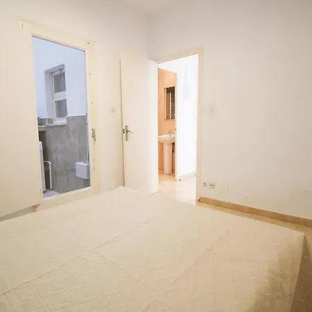 Renovado, Céntrico Y Luminoso A 100m De La Playa Del Puerto, - Es-228-37 * Llançà