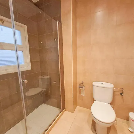 Renovado, Céntrico Y Luminoso A 100m De La Playa Del Puerto, - Es-228-37 Apartamento *